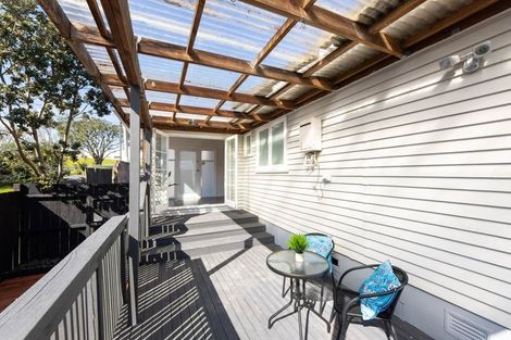 Photo of property in 20 Archibald Road, Kelston, Auckland, 0602