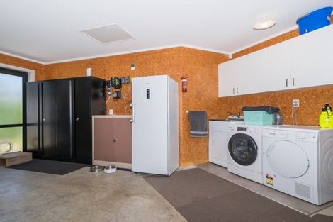 Photo of property in 7 Lorenzo Place, Kelvin Grove, Palmerston North, 4414