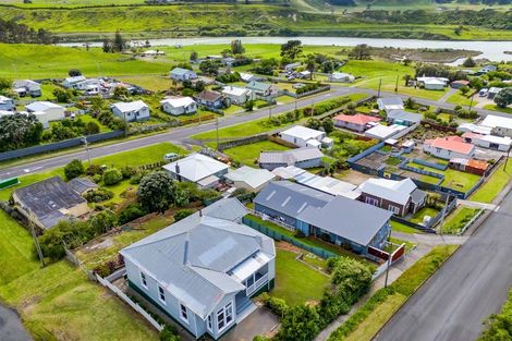 Photo of property in 20 Cambridge Street, Patea, 4520
