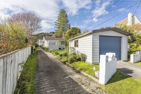 Photo of property in 15a Streatlam Crescent, Strathmore Park, Wellington, 6022