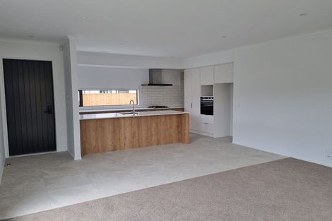 Photo of property in 31a Cambie Avenue, Red Beach, 0932