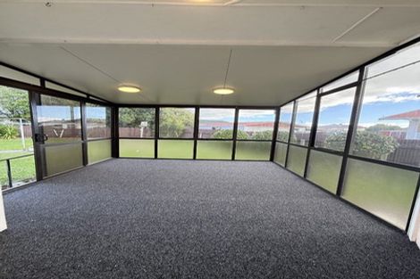 Photo of property in 10 Ross Street, Levin, 5510