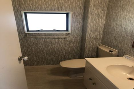 Photo of property in 15 Eclipse Place, Half Moon Bay, Auckland, 2012