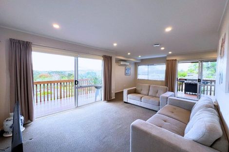 Photo of property in 25 Peterhouse Place, West Harbour, Auckland, 0618
