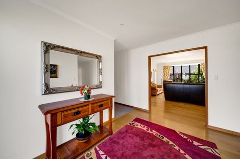 Photo of property in 10 Kinross Drive, Merrilands, New Plymouth, 4312