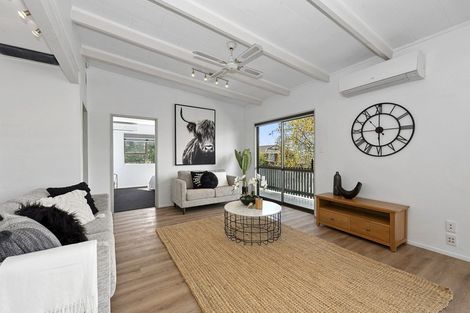 Photo of property in 16 Hatea Place, Dinsdale, Hamilton, 3204