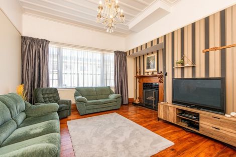 Photo of property in 99 Amohia Street, Paraparaumu, 5032