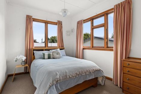 Photo of property in 17 Plassey Street, Havelock North, 4130