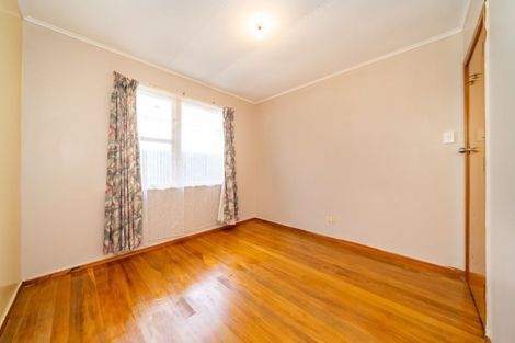 Photo of property in 39 Levant Street, Cannons Creek, Porirua, 5024