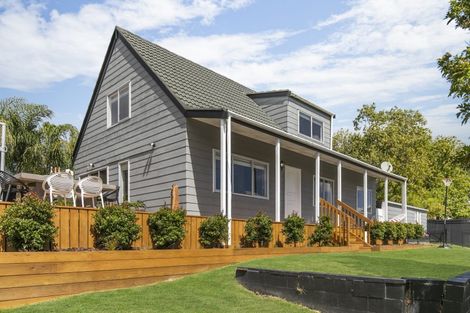 Photo of property in 15 Dalwhinnie Parade, Highland Park, Auckland, 2010