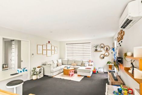 Photo of property in 395 Stokes Valley Road, Stokes Valley, Lower Hutt, 5019