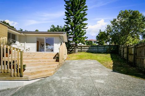 Photo of property in 19 Spinella Drive, Bayview, Auckland, 0629
