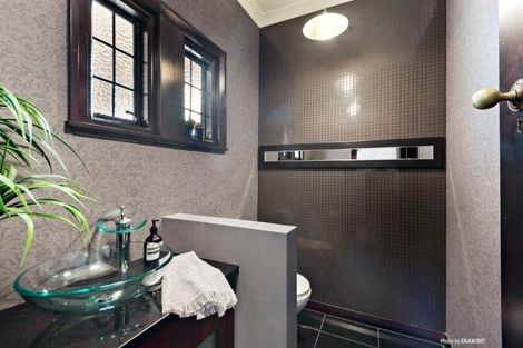 Photo of property in 323 The Terrace, Te Aro, Wellington, 6011