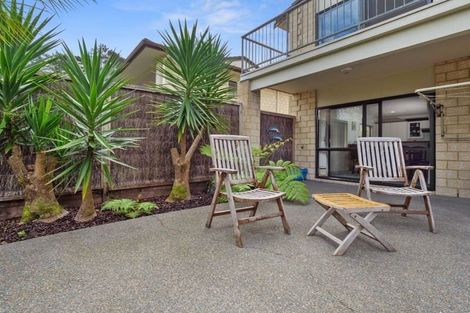 Photo of property in 3/90 Albany Highway, Greenhithe, Auckland, 0632