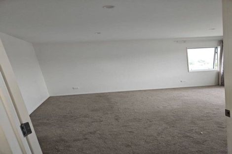 Photo of property in 10 Cliff Road, Papakura, 2110