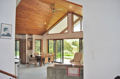 Photo of property in 87 Hurndall Street East, Maungaturoto, 0520