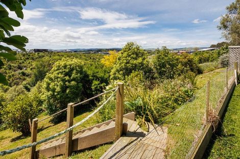 Photo of property in 33 Ruapehu Drive, Fitzherbert, Palmerston North, 4410