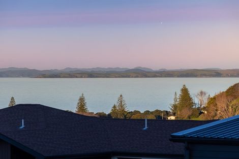 Photo of property in 7 Makumaku Place, Long Bay, Auckland, 0630