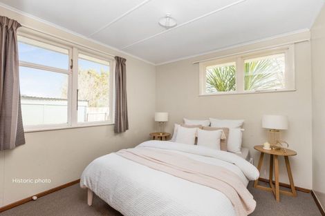 Photo of property in 80 Lipscombe Crescent, Havelock North, 4130
