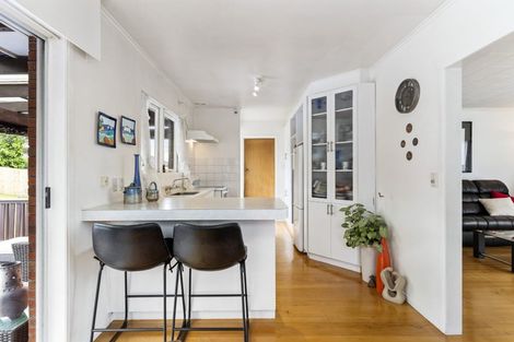 Photo of property in 16 La Trobe Street, Pakuranga Heights, Auckland, 2010