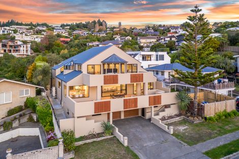 Photo of property in 30 Takahe Drive, Cashmere, Christchurch, 8022