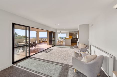 Photo of property in 30 Takahe Drive, Cashmere, Christchurch, 8022