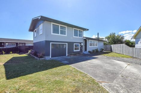 Photo of property in 10 Fairbrother Street, Carterton, 5713