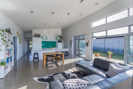 Photo of property in 42 Kent Avenue, Waitarere Beach, Levin, 5510