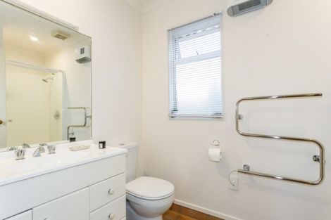 Photo of property in 17 Woodlands Drive, Havelock North, 4130