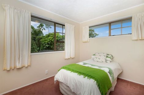 Photo of property in 33 James Evans Drive, Northcote, Auckland, 0627