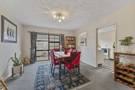 Photo of property in 108 Oxford Street, Tawa, Wellington, 5028