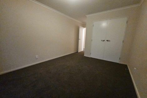 Photo of property in 37 Mcewen Crescent, Riverstone Terraces, Upper Hutt, 5018