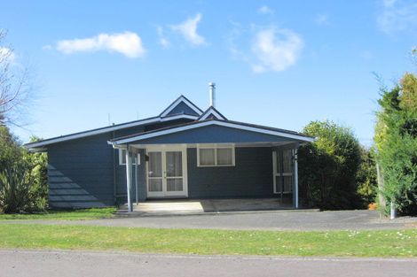 Photo of property in 13 Waiparemo Crescent, Pukawa Bay, Turangi, 3381