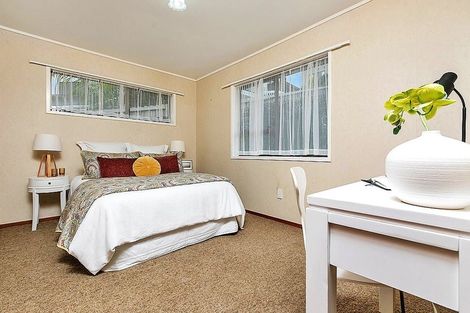 Photo of property in 51 Chelsea View Drive, Chatswood, Auckland, 0626