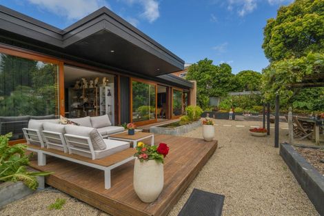 Photo of property in 19 Victoria Street, Coromandel, 3506