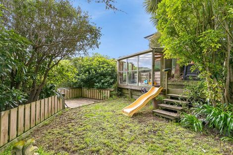 Photo of property in 29 Hiwi Crescent, Titahi Bay, Porirua, 5022