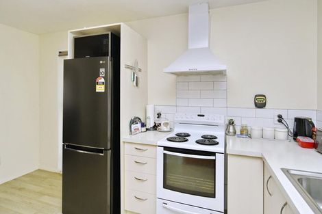 Photo of property in 2/122a Hay Street, Bromley, Christchurch, 8062