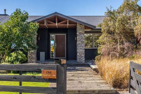 Photo of property in 1 Campbell Drive, Martinborough, 5711