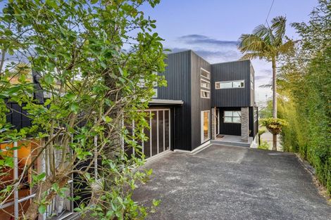 Photo of property in 39 Maritime Terrace, Birkenhead, Auckland, 0626