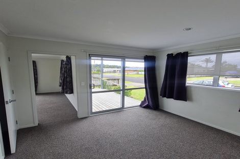 Photo of property in 8 Wells Place, Whitianga, 3510