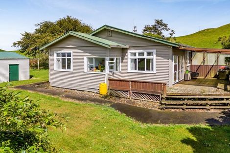 Photo of property in 49 Standish Road, Toko, Stratford, 4392