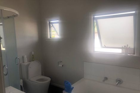 Photo of property in 102 Mangorei Road, Merrilands, New Plymouth, 4312