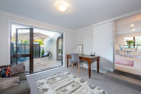 Photo of property in 8a Westbourne Road, Murrays Bay, Auckland, 0630