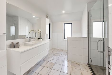 Photo of property in 30 Takahe Drive, Cashmere, Christchurch, 8022