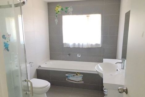 Photo of property in 23d Lexington Drive, Botany Downs, Auckland, 2010