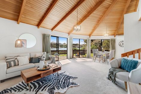 Photo of property in 2/10 Dayspring Way, Pakuranga, Auckland, 2010