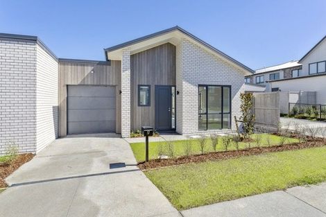 Photo of property in 57 Waituarua Drive, Takanini, 2112