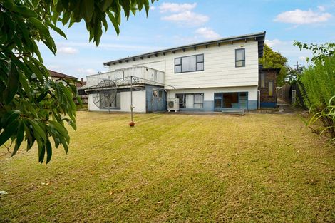 Photo of property in 2/20 Humphrey Kemp Avenue, Henderson, Auckland, 0612