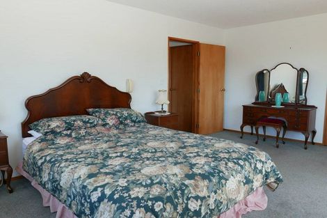 Photo of property in 1/96 Withells Road, Avonhead, Christchurch, 8042