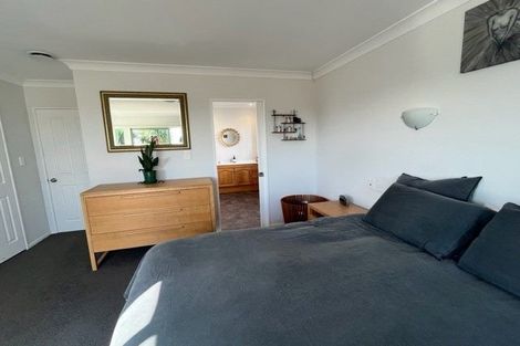 Photo of property in 9 Bradbury Road, Botany Downs, Auckland, 2010